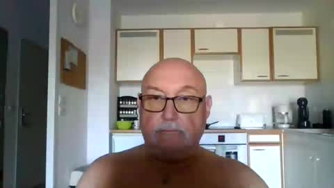 Snapshot of onemoretimebis chatting on 06.16.26 Onemoretimebis online show from 06.16.26