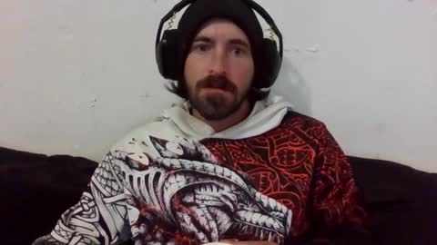 Snapshot of oniyoshiken chatting on 10.18.25 oniyoshiken online show from 10.18.25