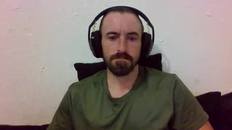 Snapshot of oniyoshiken chatting on 10.26.25 oniyoshiken online show from 10.26.25