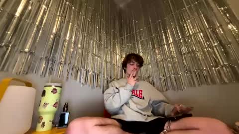 Snapshot of only_french_boy chatting on 12.25.24 French-boy online show from 12.25.24