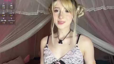 Snapshot of onlyeva1 chatting on 06.20.26 Eva online show from 06.20.26