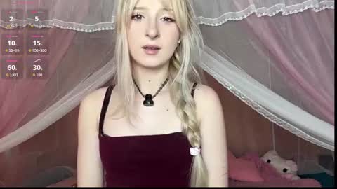 Snapshot of onlyeva1 chatting on 07.25.26 Eva online show from 07.25.26