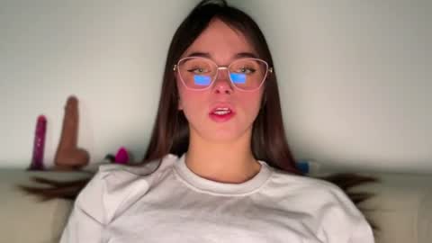 Snapshot of onlysophia chatting on 06.18.26 Sophia online show from 06.18.26