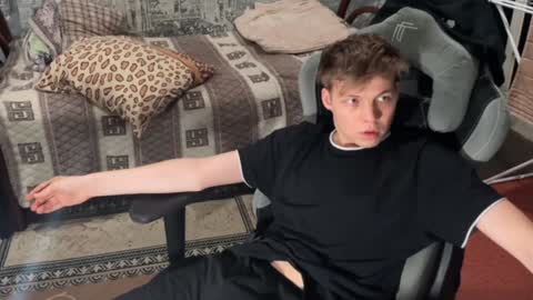 Snapshot of oofcblesssexx chatting on 12.27.24 bless god online show from 12.27.24