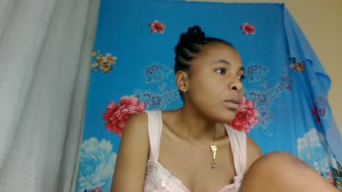 Snapshot of ooooranorosoa chatting on 06.29.26 ooooranorosoa online show from 06.29.26