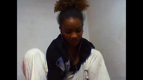 Snapshot of oooorazanasoa chatting on 06.05.26 oooorazanasoa online show from 06.05.26