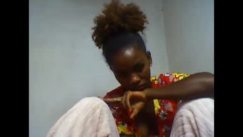 Snapshot of oooorazanasoa chatting on 06.06.26 oooorazanasoa online show from 06.06.26