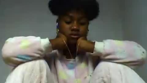 Snapshot of oooorazanasoa chatting on 06.20.26 oooorazanasoa online show from 06.20.26