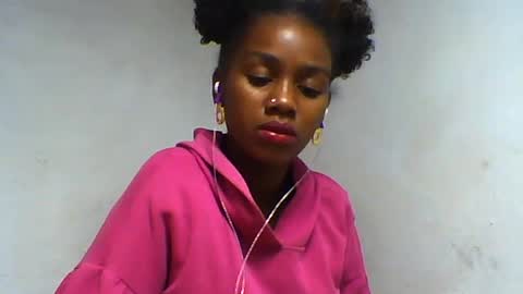 Snapshot of oooorazanasoa chatting on 06.29.26 oooorazanasoa online show from 06.29.26