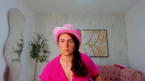 Snapshot of ophelia_jade chatting on 06.24.26 Ofelia Mara online show from 06.24.26