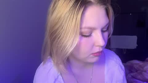 Snapshot of opheliaritz chatting on 12.20.25 Ophelia online show from 12.20.25