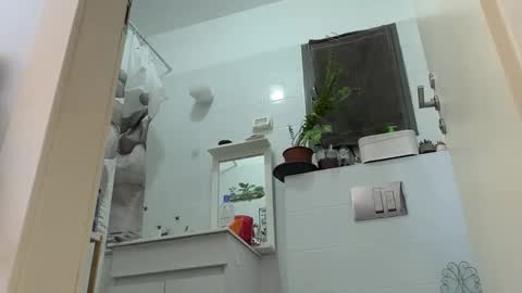 Snapshot of or690 chatting on 01.30.25 or online show from 01.30.25