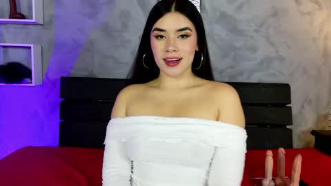 Snapshot of oriana__03 chatting on 05.21.26 Oriana online show from 05.21.26