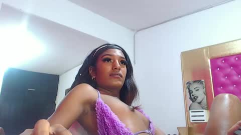 Snapshot of orianadollx chatting on 01.04.25 Oriana online show from 01.04.25