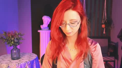 Snapshot of orianna_blade chatting on 01.13.25 Orianna - Hi Im into geek culture cosplay crafting LARP games. Shall we play DnD online show from 01.13.25