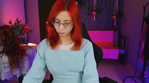 Snapshot of orianna_blade chatting on 02.01.25 Orianna - Hi Im into geek culture cosplay crafting LARP games. Shall we play DnD online show from 02.01.25