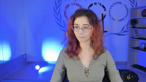 Snapshot of orianna_blade chatting on 10.25.25 Orianna - Hi Im into geek culture cosplay crafting LARP games. Shall we play DnD online show from 10.25.25