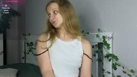 Snapshot of orivienne chatting on 07.23.26 Dolores online show from 07.23.26