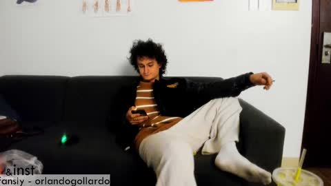 Snapshot of orlando__bloom chatting on 03.07.25 Fansly and Instagram -  online show from 03.07.25