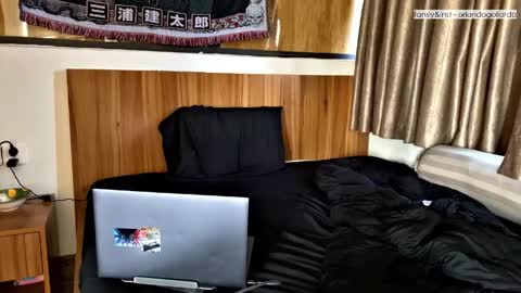 Fansly and Instagram -  online show from 03.29.26