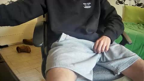 Snapshot of orobrus chatting on 11.02.25 Oroborus online show from 11.02.25