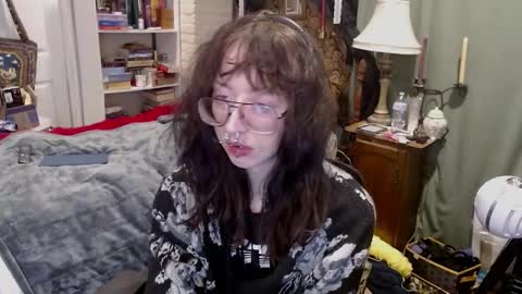 Snapshot of orookun chatting on 12.22.24 orookun online show from 12.22.24