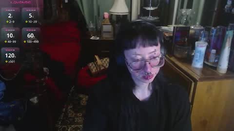 Snapshot of orookun chatting on 11.18.25 orookun online show from 11.18.25