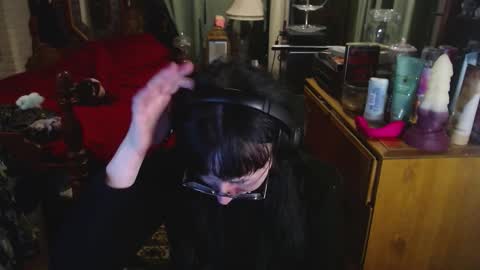 Snapshot of orookun chatting on 11.24.25 orookun online show from 11.24.25