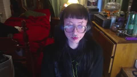 Snapshot of orookun chatting on 11.30.25 orookun online show from 11.30.25