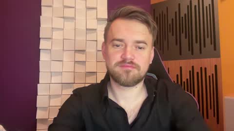 Snapshot of oscarsavage chatting on 01.30.25 Oscar Steel Savage online show from 01.30.25