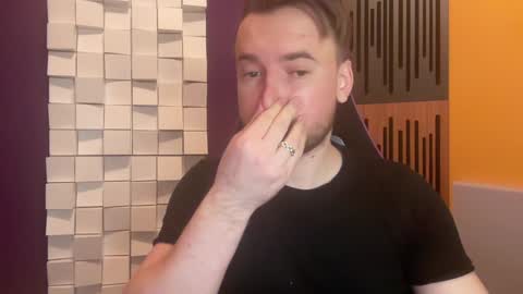 Snapshot of oscarsavage chatting on 02.02.25 Oscar Steel Savage online show from 02.02.25