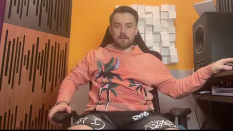 Snapshot of oscarsavage chatting on 02.02.25 Oscar Steel Savage online show from 02.02.25