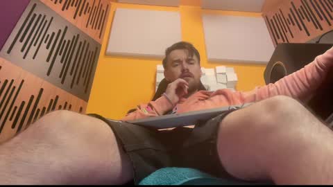 Snapshot of oscarsavage chatting on 02.02.25 Oscar Steel Savage online show from 02.02.25