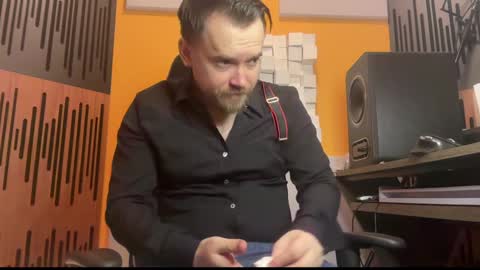 Snapshot of oscarsavage chatting on 02.03.25 Oscar Steel Savage online show from 02.03.25