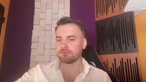 Snapshot of oscarsavage chatting on 02.06.25 Oscar Steel Savage online show from 02.06.25