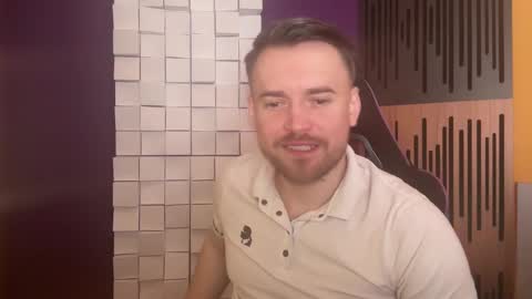 Snapshot of oscarsavage chatting on 02.15.25 Oscar Steel Savage online show from 02.15.25