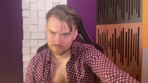 Snapshot of oscarsavage chatting on 02.16.25 Oscar Steel Savage online show from 02.16.25