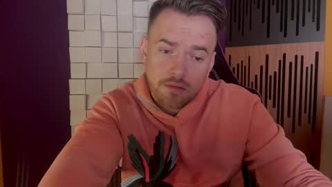 Snapshot of oscarsavage chatting on 03.10.25 Oscar Steel Savage online show from 03.10.25