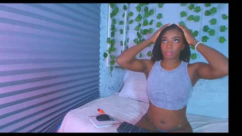 Snapshot of oshun_1 chatting on 10.04.25 oshun_1 online show from 10.04.25
