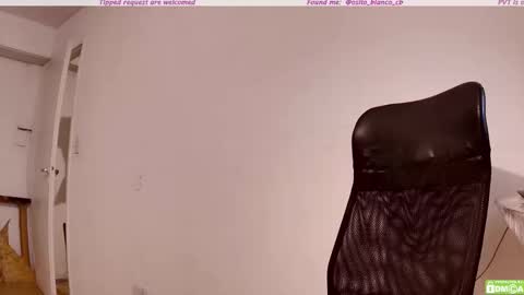 Snapshot of osito_blanco chatting on 10.03.25 Osito Blanco online show from 10.03.25