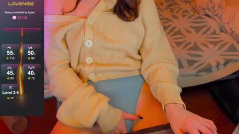 Snapshot of oskar_fucker chatting on 01.30.25 Leliana online show from 01.30.25