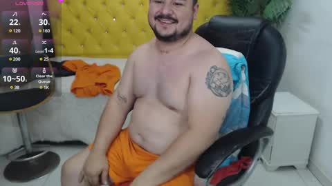 Snapshot of oso_gael chatting on 03.07.25 Bear Gael online show from 03.07.25