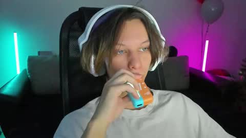 Snapshot of ostin_meoww chatting on 01.11.26 Ostin online show from 01.11.26