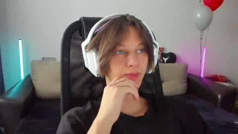 Snapshot of ostin_meoww chatting on 01.13.26 Ostin online show from 01.13.26