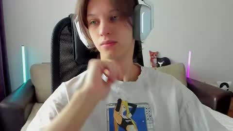 Snapshot of ostin_meoww chatting on 02.09.26 Ostin online show from 02.09.26