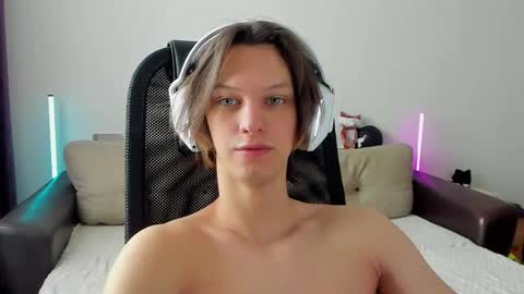 Snapshot of ostin_meoww chatting on 02.13.26 Ostin online show from 02.13.26