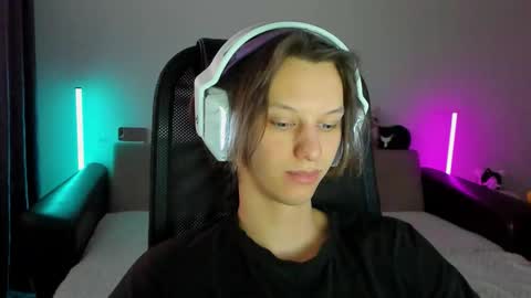 Snapshot of ostin_meoww chatting on 02.15.26 Ostin online show from 02.15.26