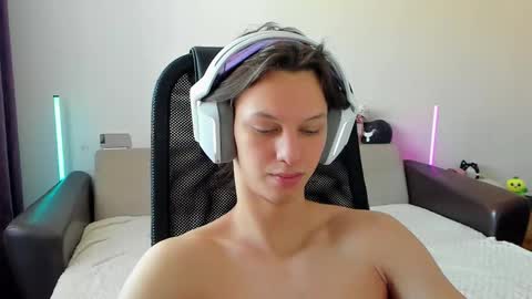 Snapshot of ostin_meoww chatting on 02.19.26 Ostin online show from 02.19.26