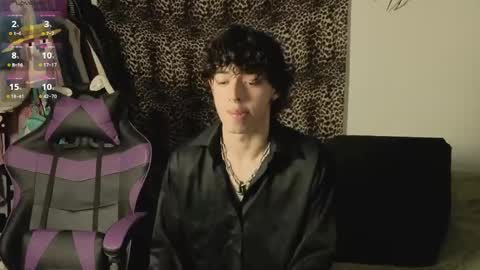 Snapshot of otter_star chatting on 05.26.26 Princces Albert online show from 05.26.26