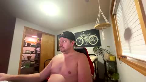 Snapshot of otterguywa chatting on 11.06.25 otterguywa online show from 11.06.25